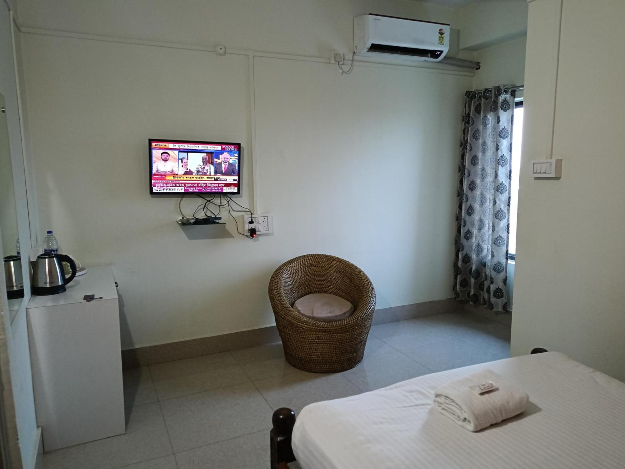 Hotel Bhargav Guwahati Dış mekan fotoğraf